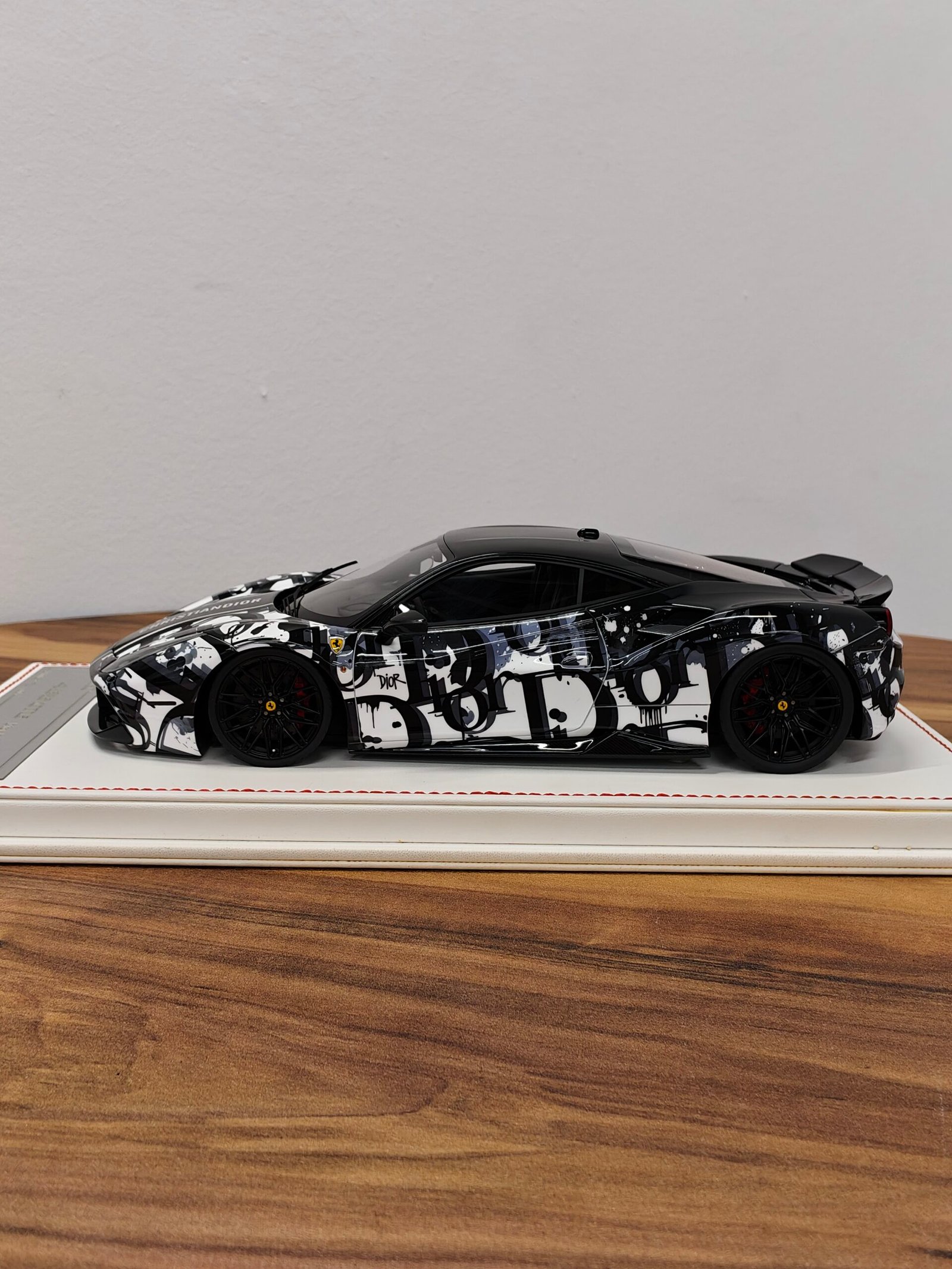 Ferrari 488 GTB Dior Edition (Black) 1:18 - Image 3