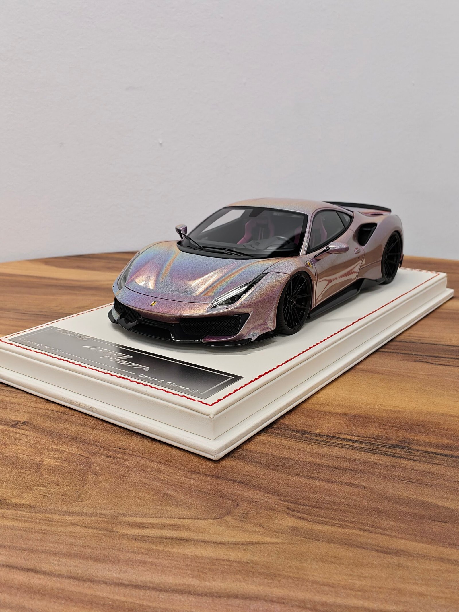 Ferrari 488 Pista ( Fantacy Pink) 1:18