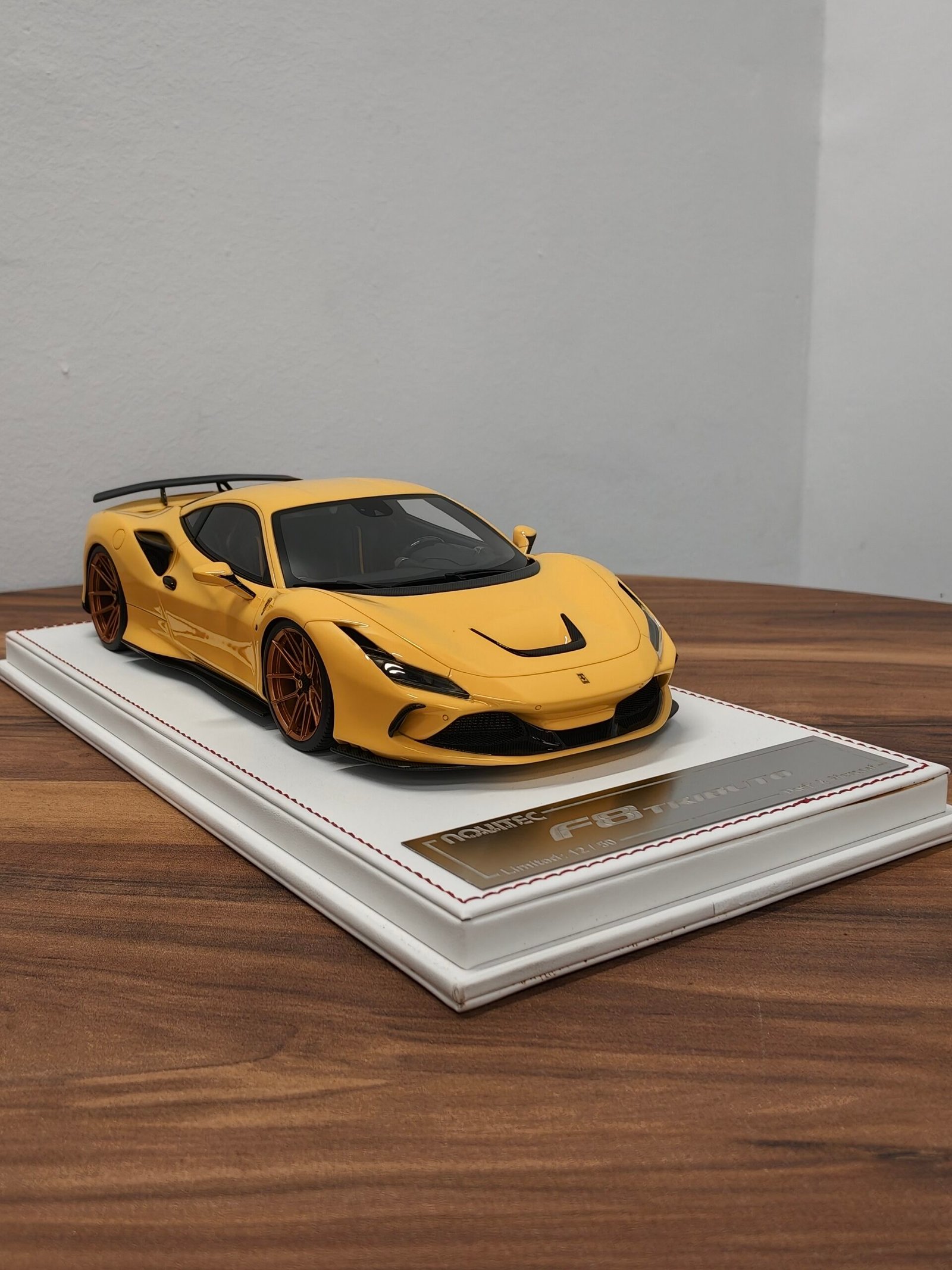 Ferrari F8 Tributo 1:18 Yellow - Image 2