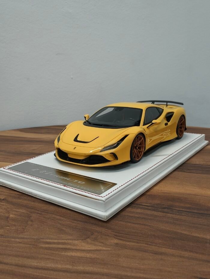 Ferrari F8 Tributo 1:18 Yellow