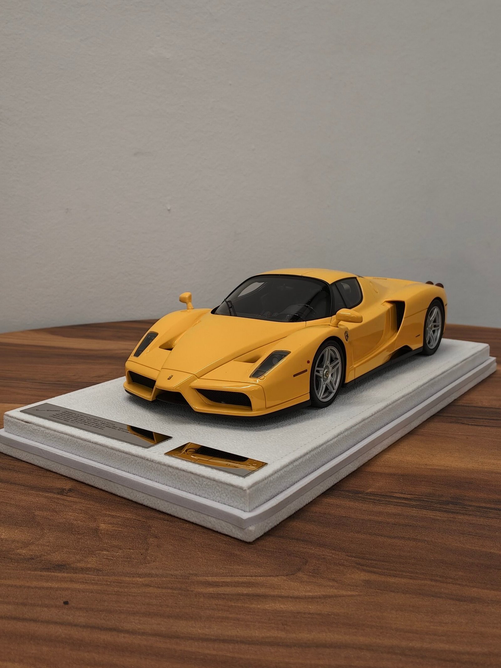 Enzo Ferrari (Yellow) 1:18