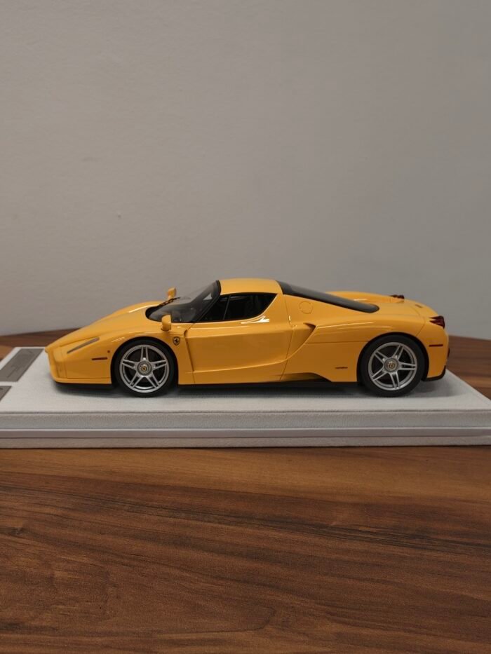 Enzo Ferrari (Yellow) 1:18 - Image 3