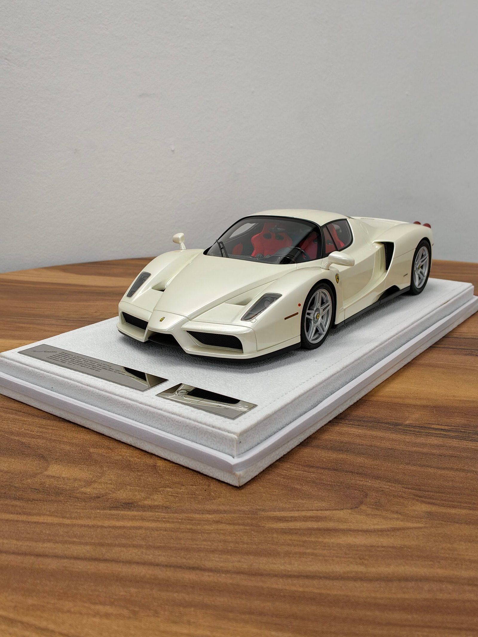 Ferrari Enzo (White) 1:18