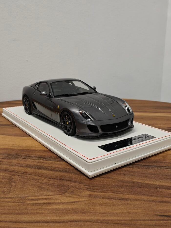 Ferrari 599 GTO 1:18 Silver - Image 2