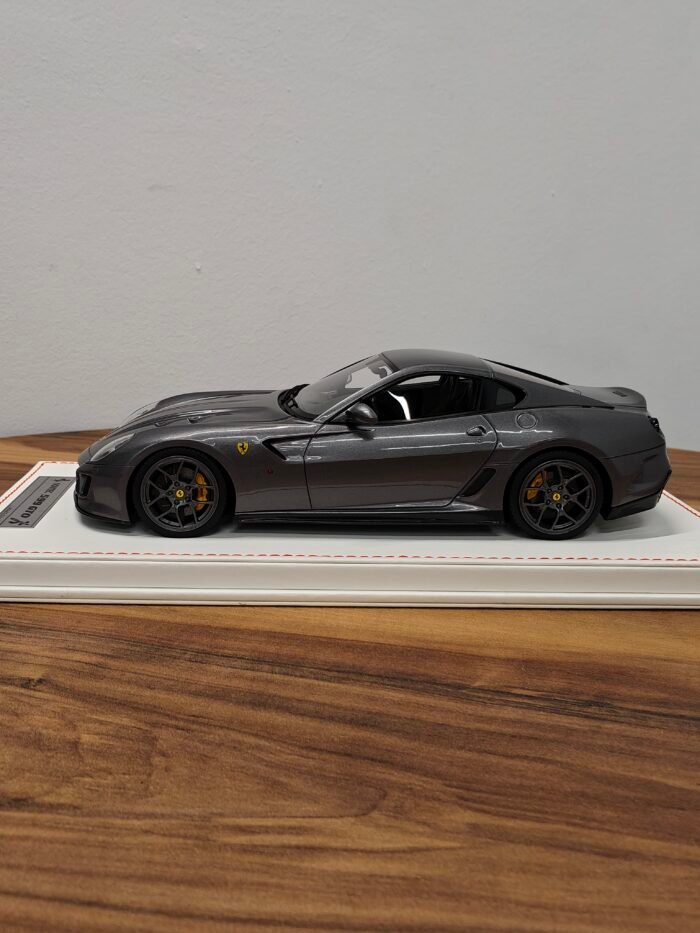 Ferrari 599 GTO 1:18 Silver - Image 3