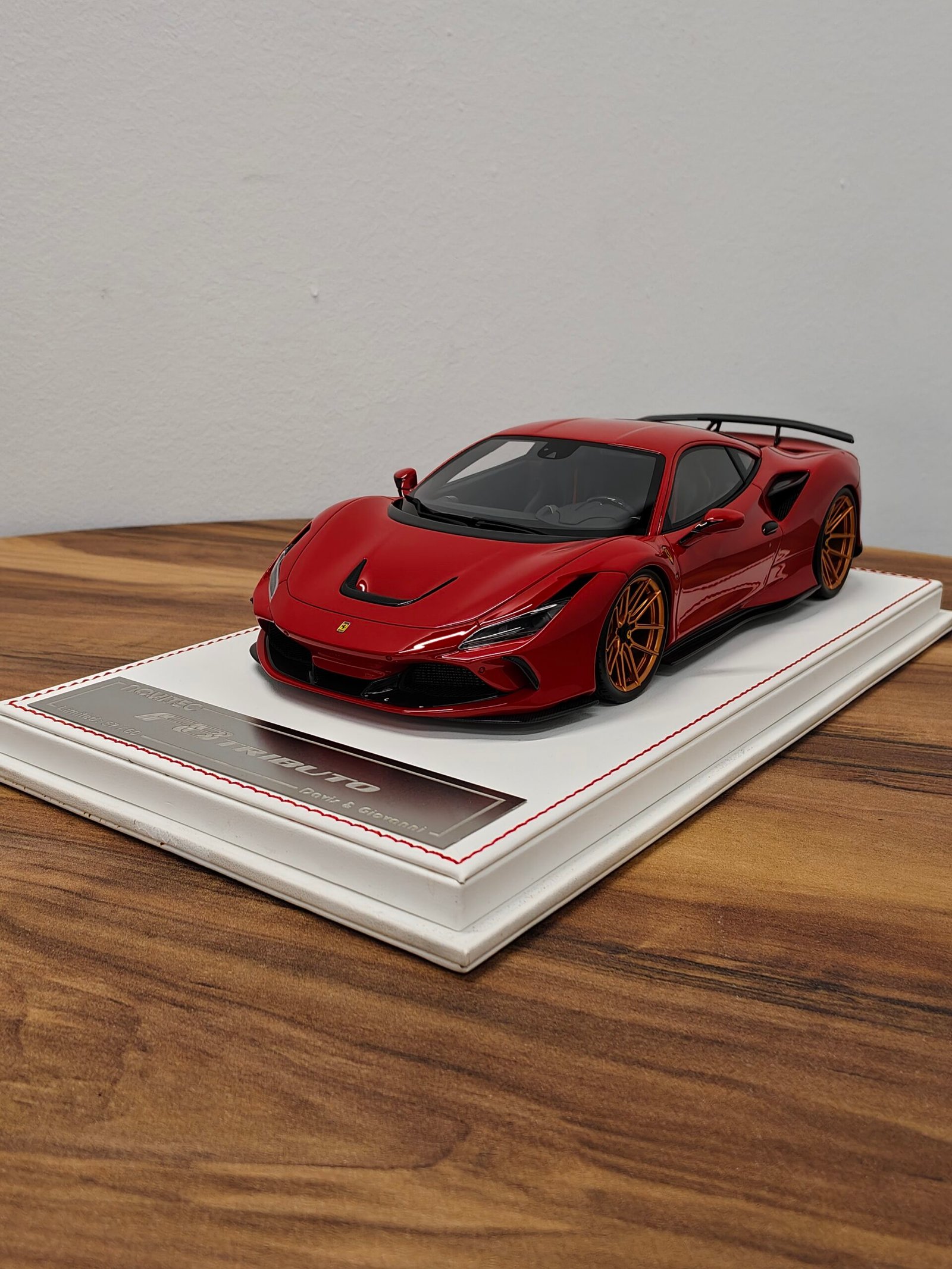 Ferrari F8 Tributo 1:18 Red