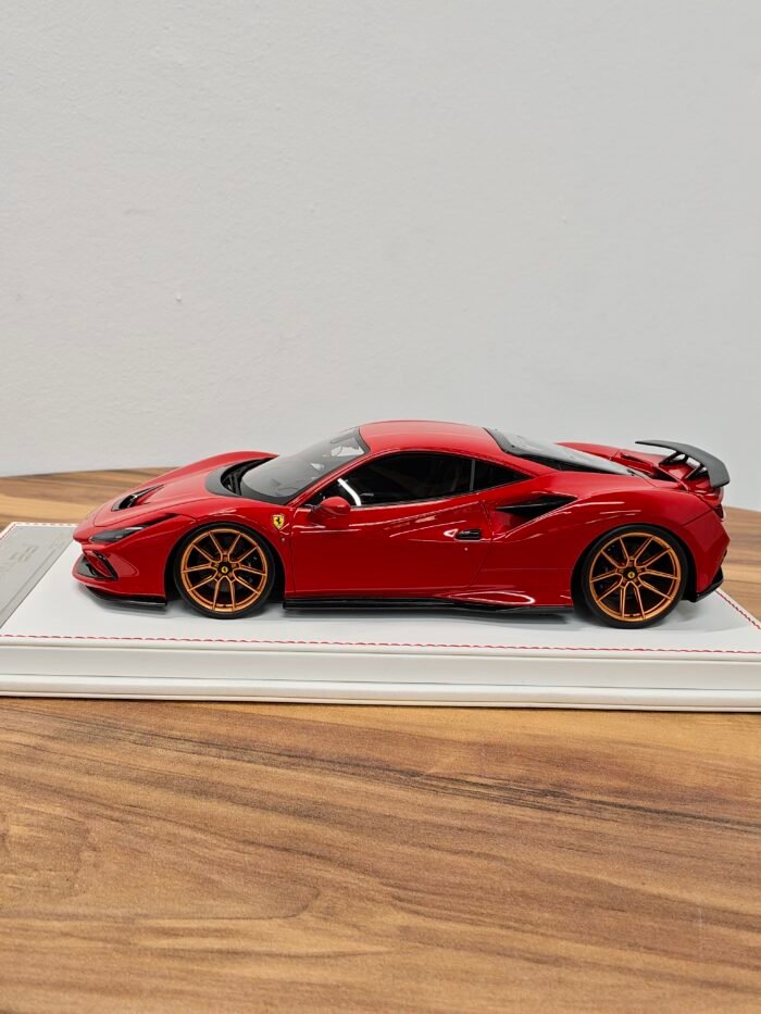 Ferrari F8 Tributo 1:18 Red - Image 3