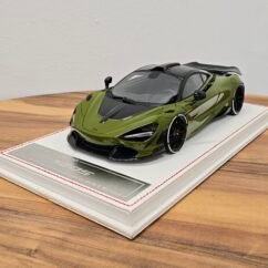 McLaren 720S VORSTEINERV 1:18 Olive Green, Black Roof