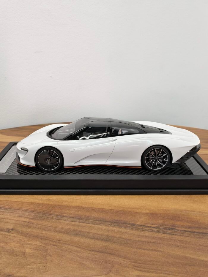 McLaren Speedtail 1:18 White - Image 3