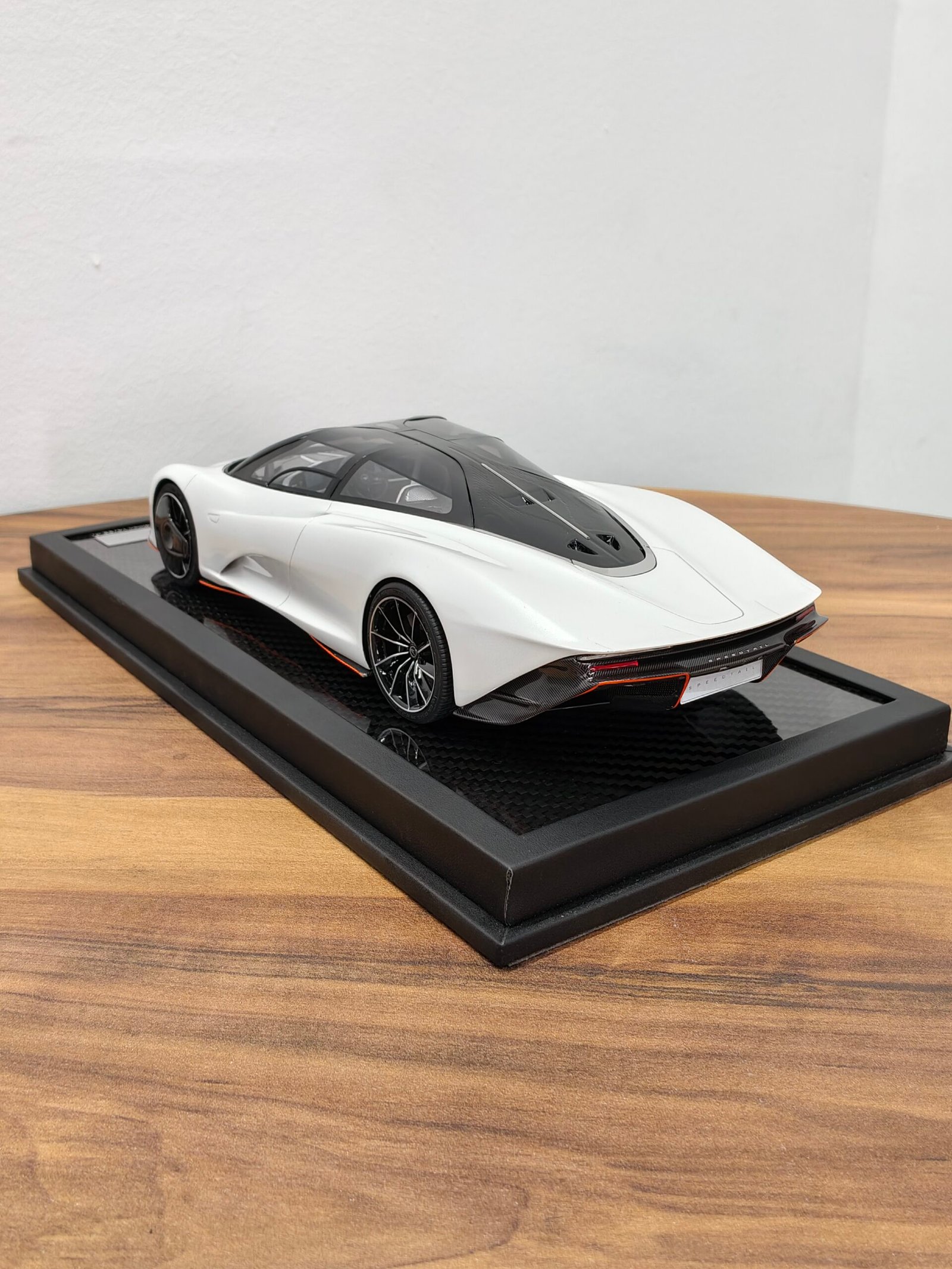 McLaren Speedtail 1:18 White - Image 4
