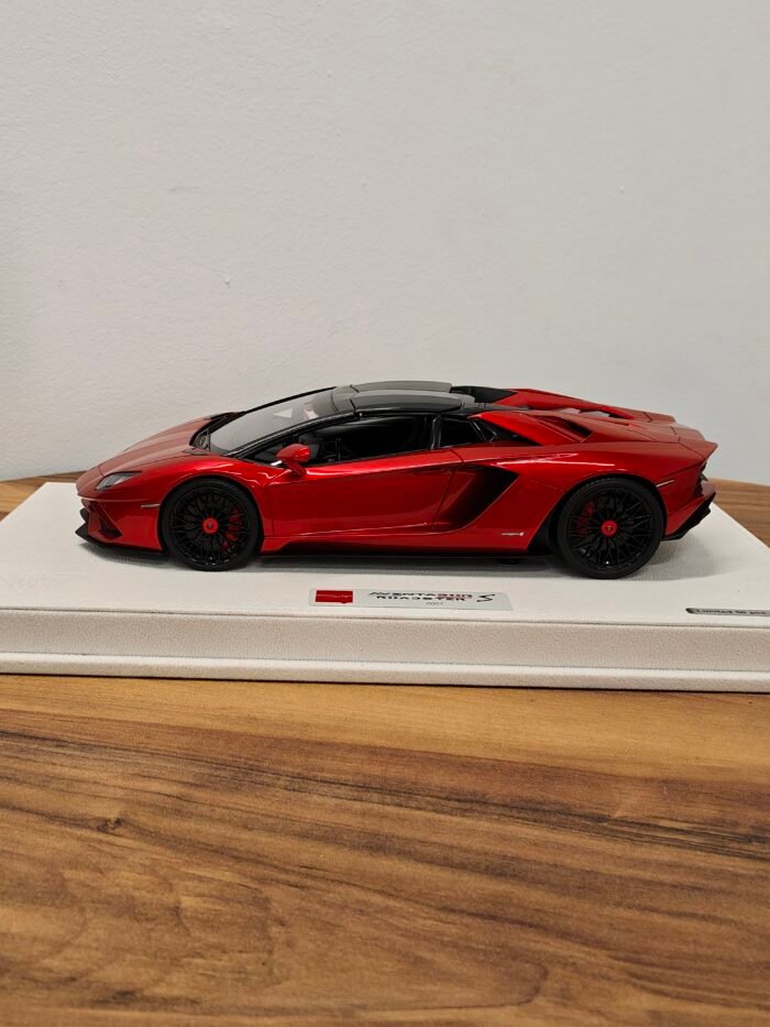 Lamborghini Aventador S Roadster 2017 Red 1:18 - Image 3