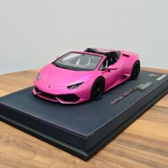 Lamborghini Huracan LP610-4 Spyder 2015 Flash Pink 1:18