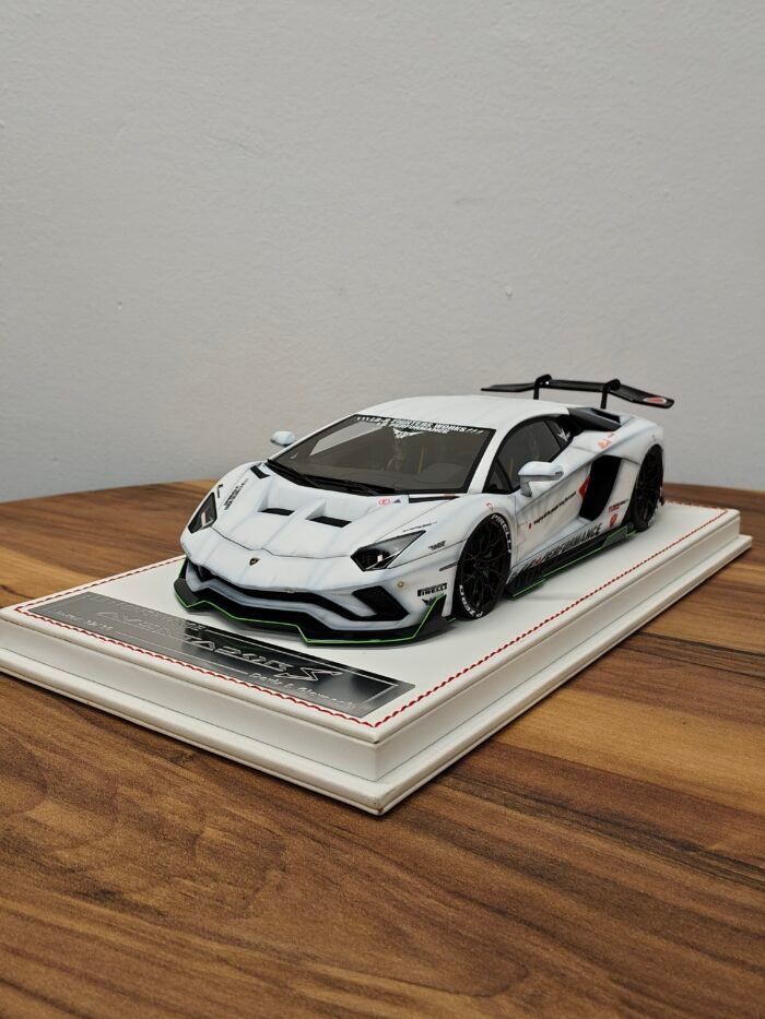 Lamborghini LB-Performance Aventador S  1:18 White