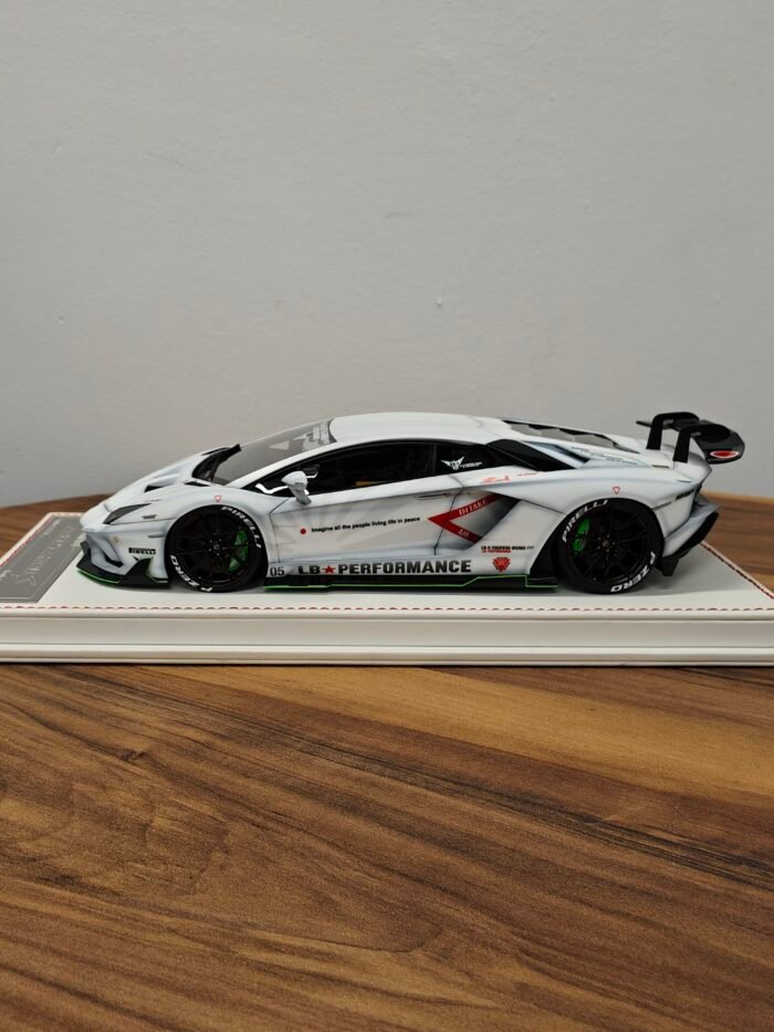 Lamborghini LB-Performance Aventador S  1:18 White - Image 3