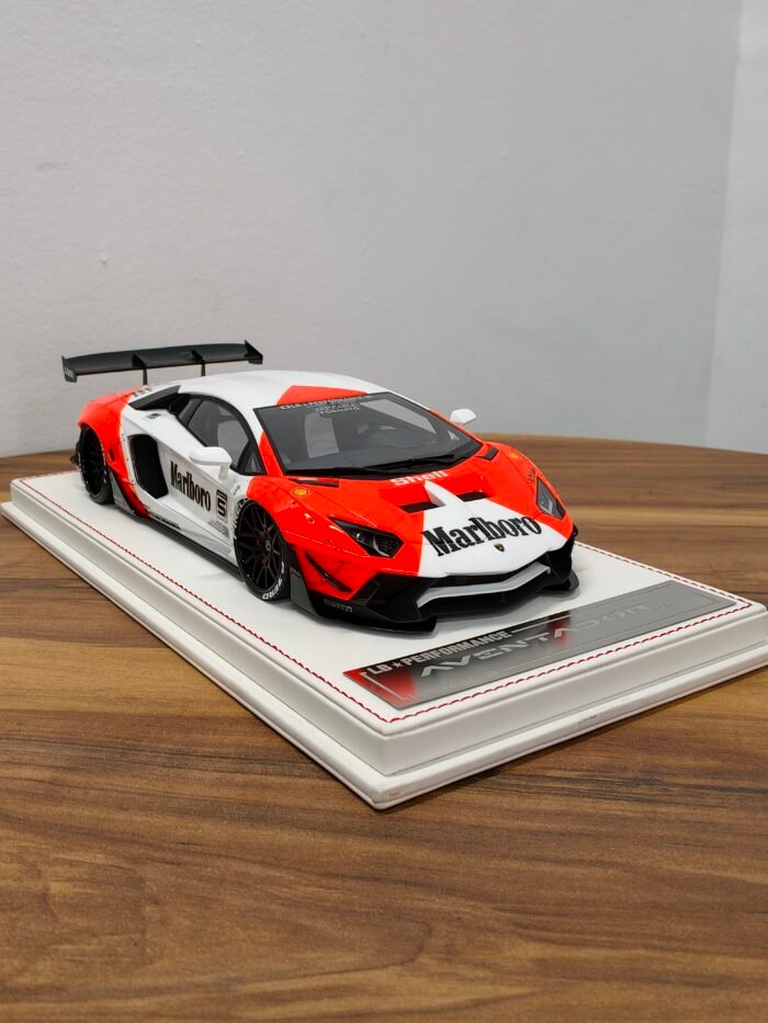 Lamborghini Aventador 2.0 Marlboro LB Performance 1:18 - Image 2