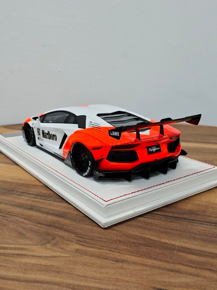 Lamborghini Aventador 2.0 Marlboro LB Performance 1:18 - Image 4