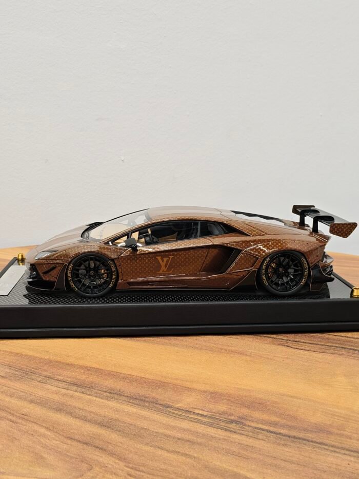 Lamborghini LBWK Louis Vuitton 1:18 Brown - Image 3