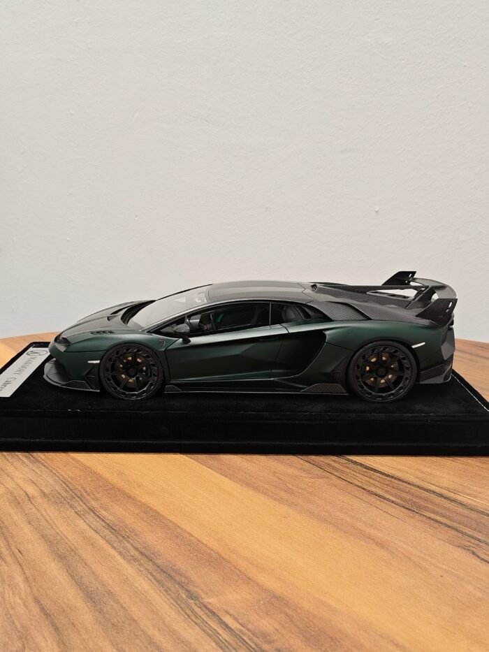 Lamborghini Aventador Mansory Cabrera 2020 My18-CAGC 1:18 Green Carbon - Image 3