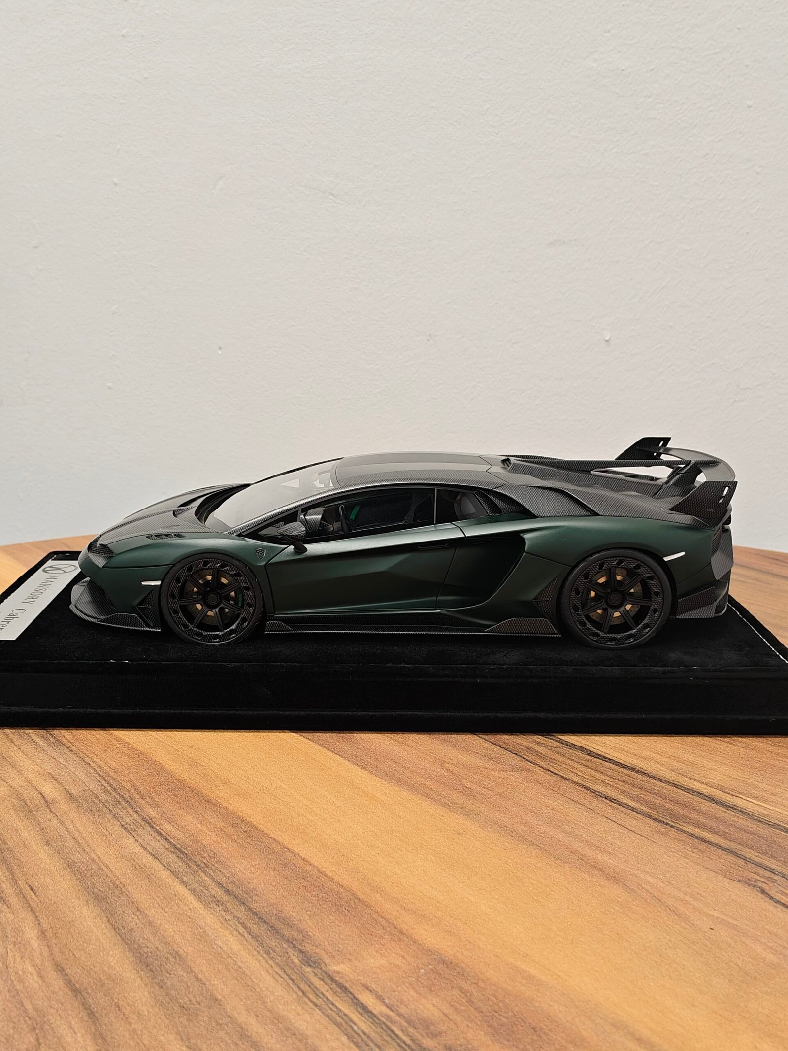 Lamborghini Aventador Mansory Cabrera 2020 My18-CAGC 1:18 Green Carbon - Image 3
