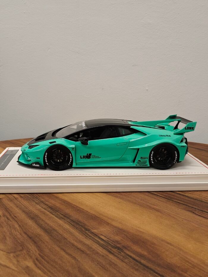 Lamborghini LB-Silhouette works Huracan GT 1:18 Light Green - Image 3