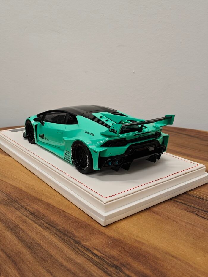 Lamborghini LB-Silhouette works Huracan GT 1:18 Light Green - Image 4