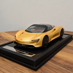 McLaren Speedtail 1:18 Gold Decals