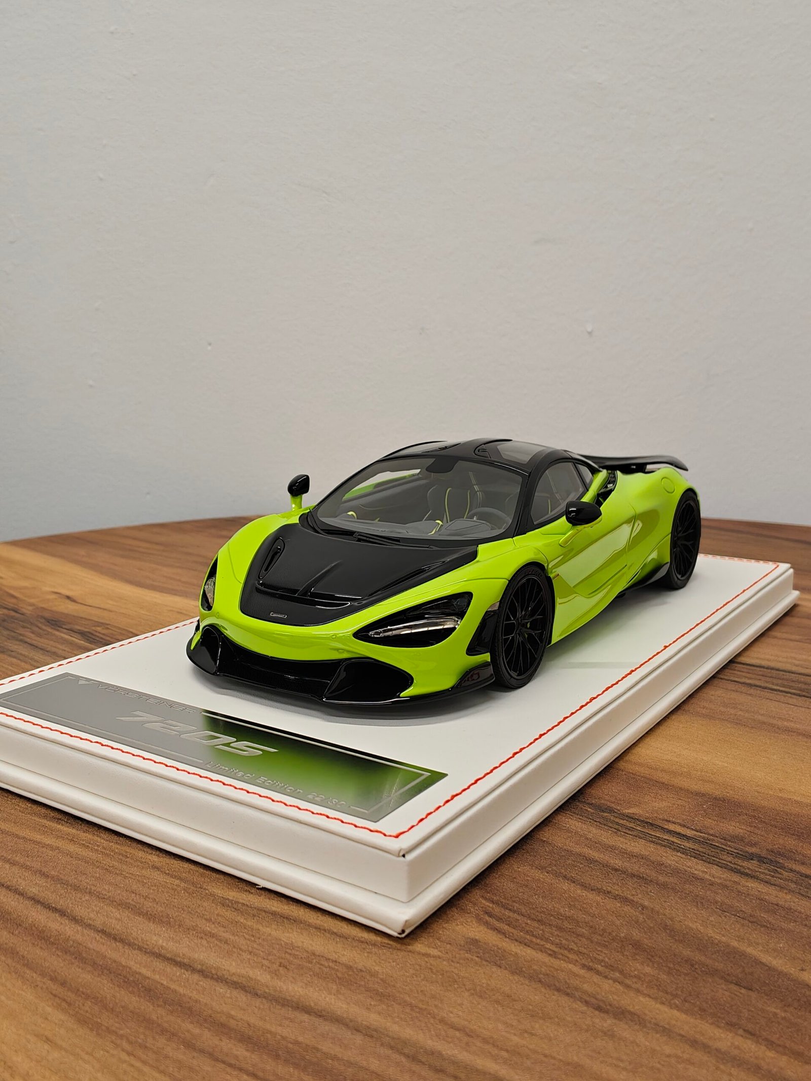 McLaren 720S Vorsteiner 1:18 Mantis Green
