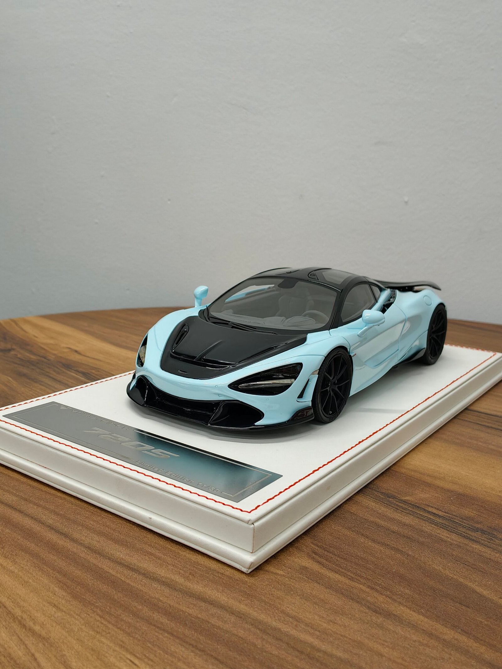 McLaren 720S Vorsteiner 1:18 Muriwai White