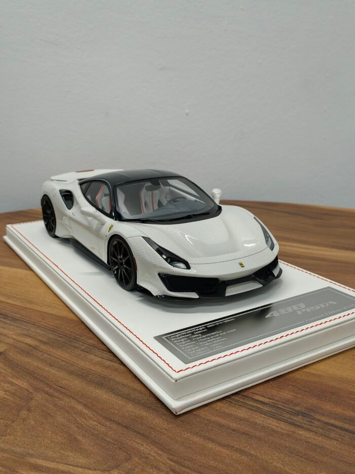 Ferrari 488 Pista 1:18 Full Carbon White - Image 2