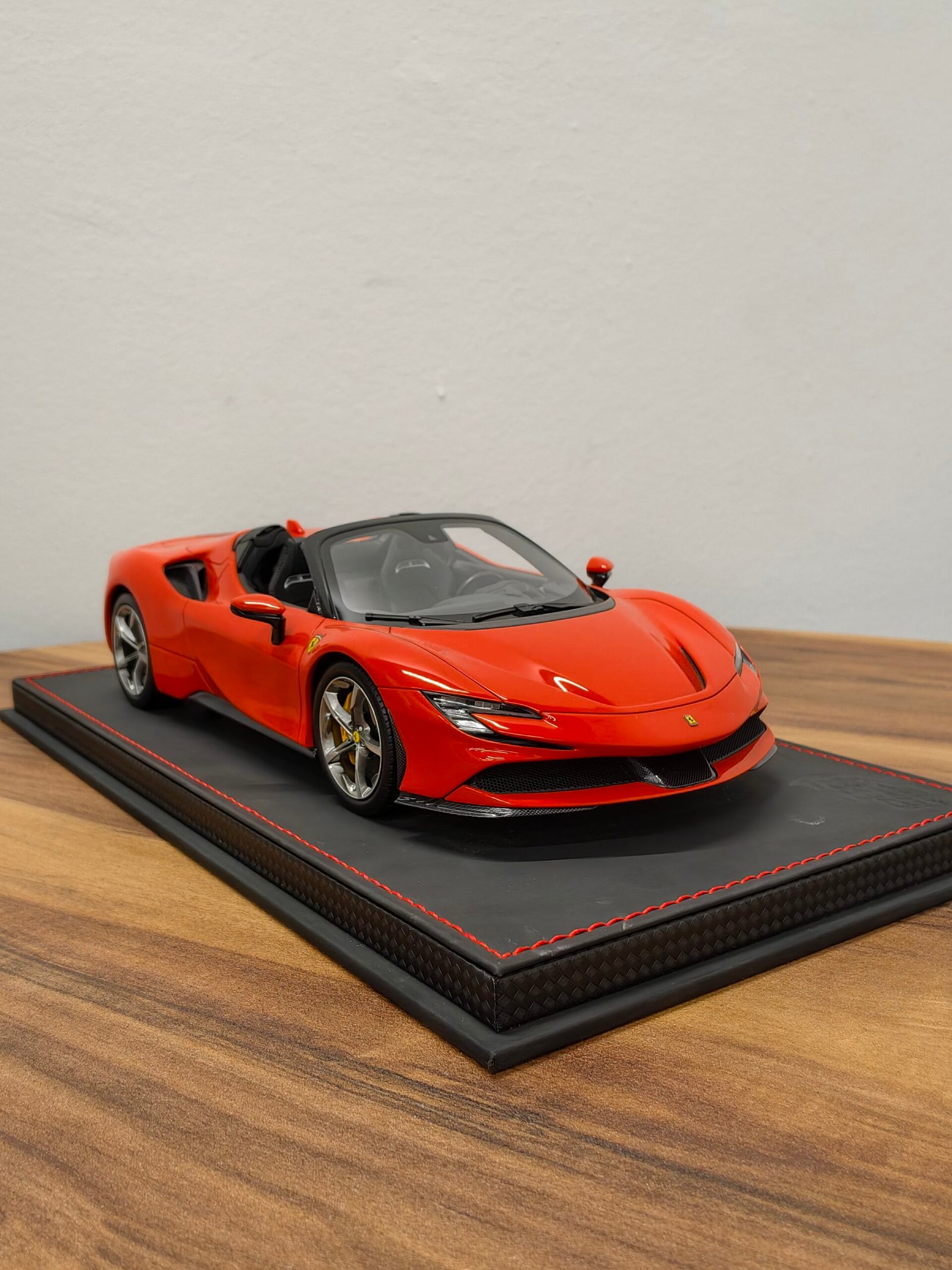 Ferrari SF90 Spider 1:18 Rosso Fiorano - Image 2