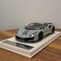 Ferrari 488 Pista 1:18 Grigio Nardo