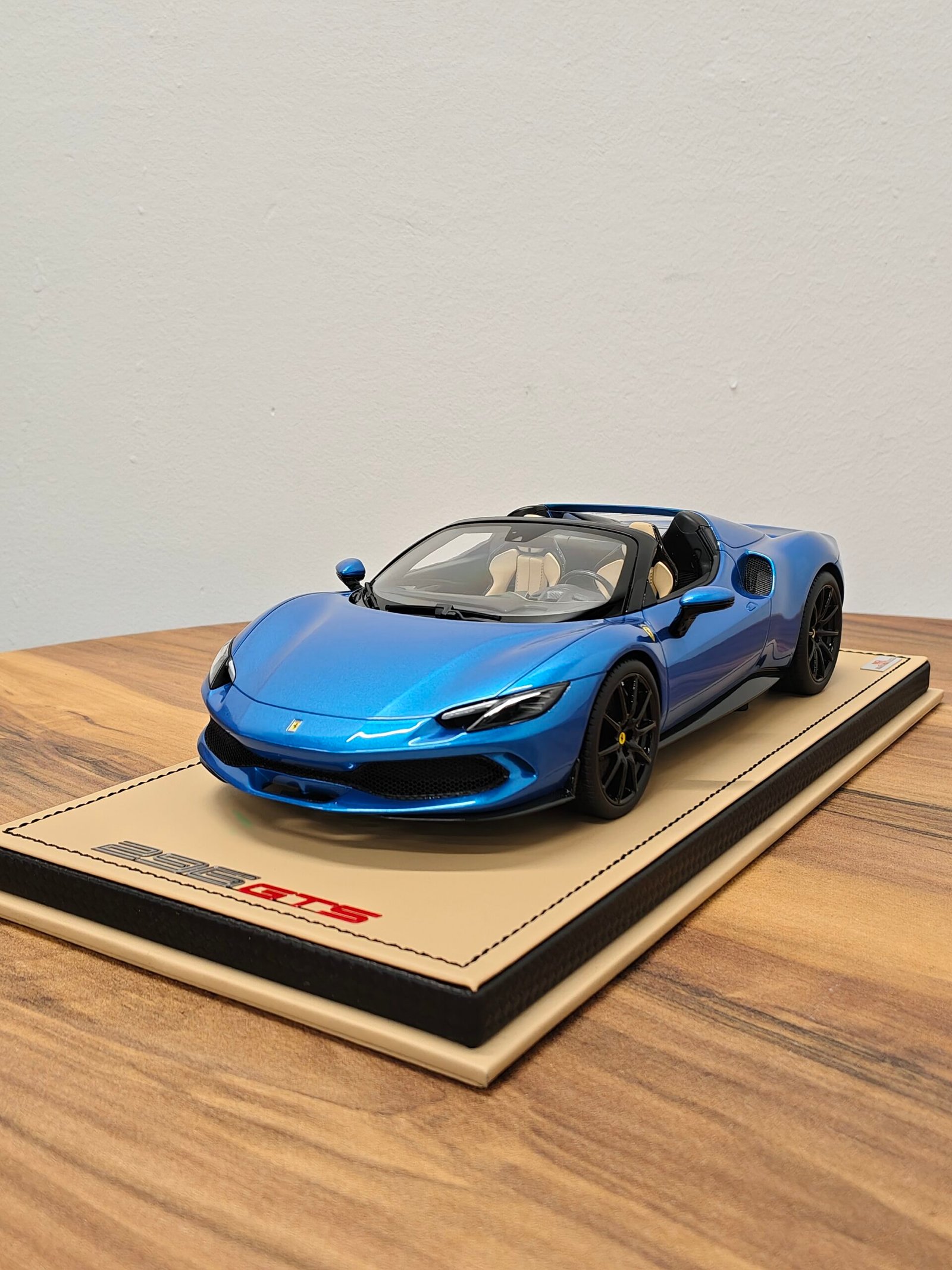 Ferrari 296 GTS 1:18 Blue