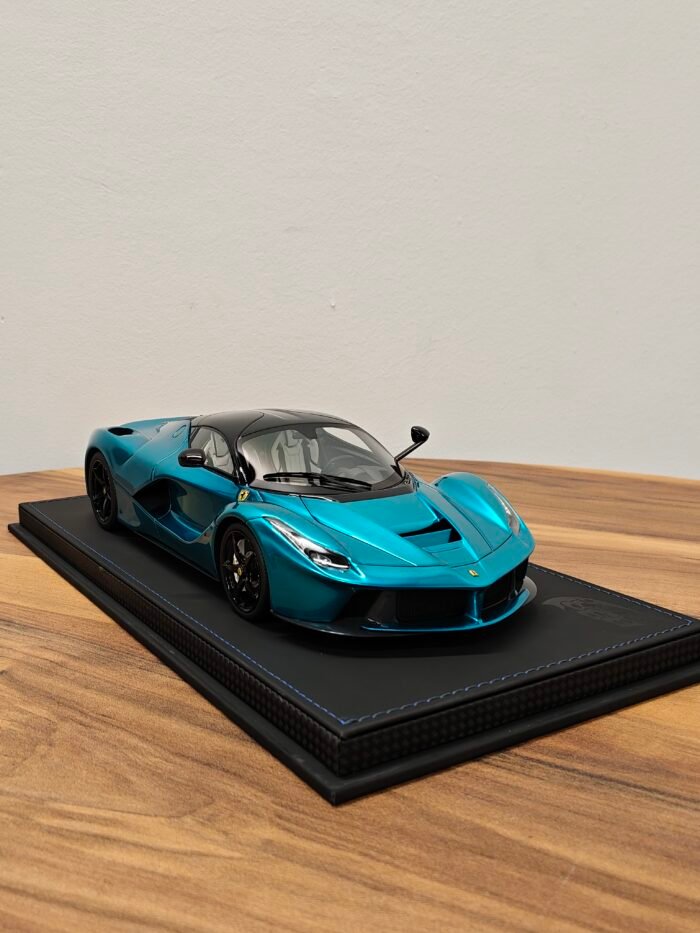 Ferrari La Ferrari 1:18 Chrome Blue - Image 2