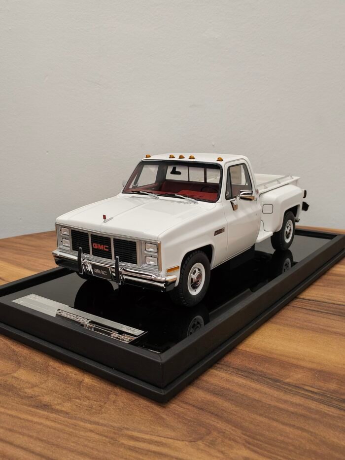 GMC Pickup Sierra Classic 1986 White 1:18