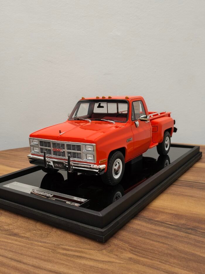 GMC Pickup Sierra Classic 1984 Orange 1:18