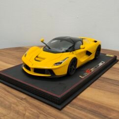 La Ferrari 1:18 Giallo Modena