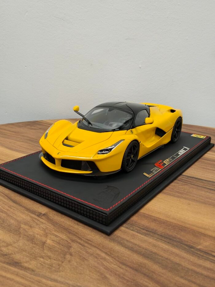 La Ferrari 1:18 Giallo Modena