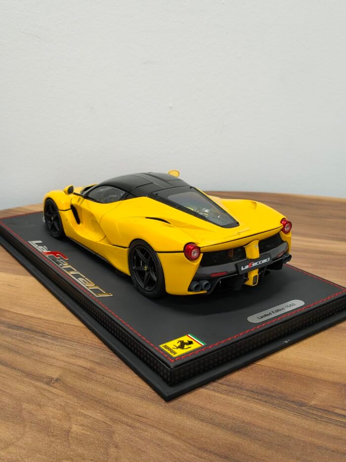 La Ferrari 1:18 Giallo Modena - Image 4