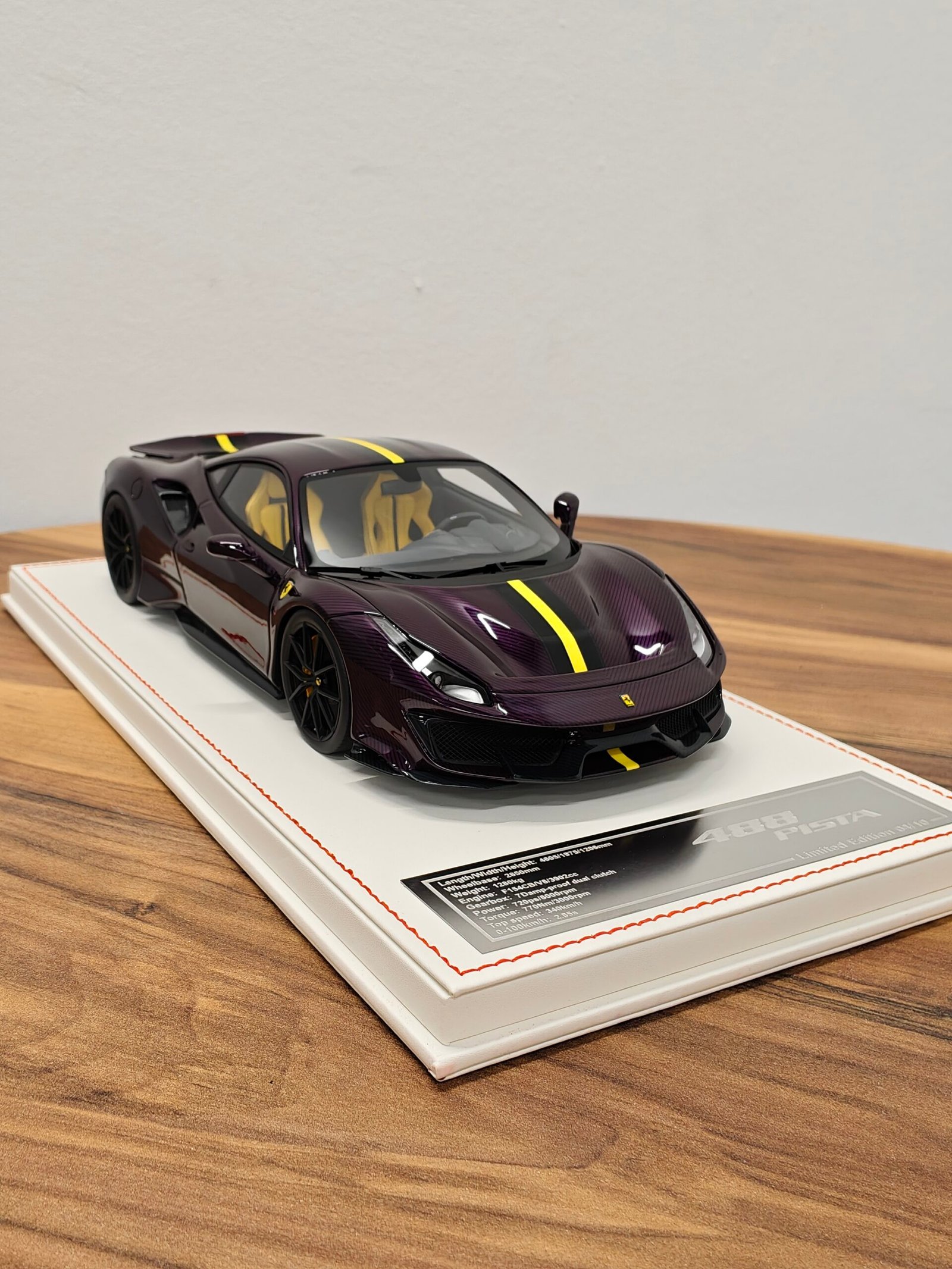 Ferrari 488 Pista 1:18 Full carbon Purple - Image 2