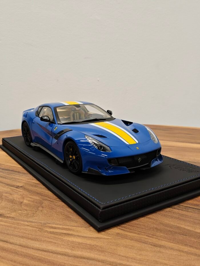 Ferrari F12 TDF 1:18 Blue - Image 2