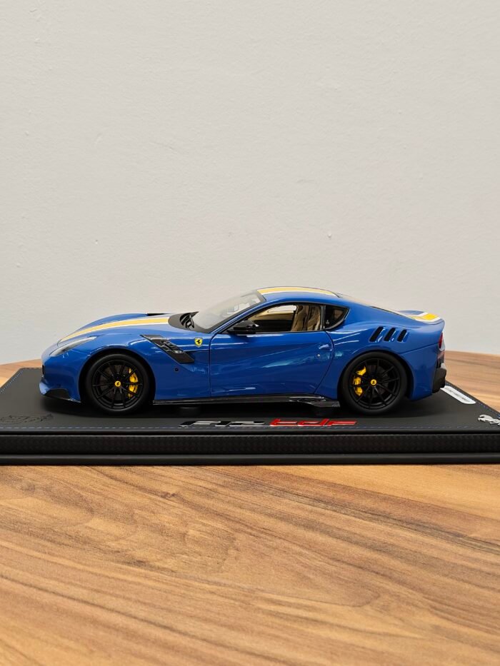 Ferrari F12 TDF 1:18 Blue - Image 3
