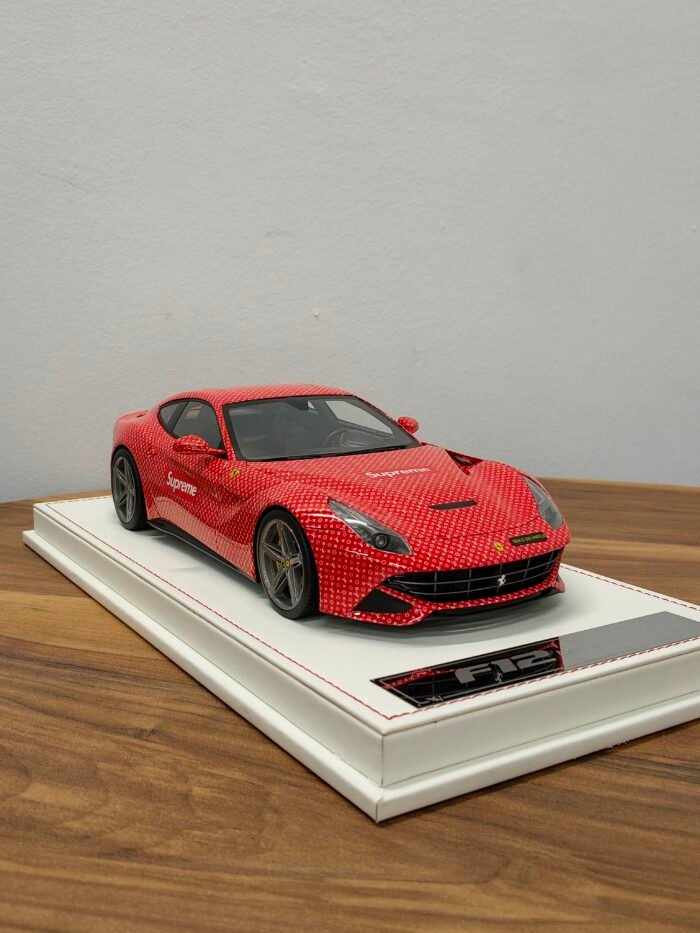 Ferrari F12 Berlinetta Supreme 1:18 Red - Image 2