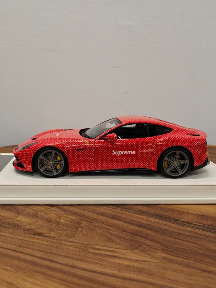 Ferrari F12 Berlinetta Supreme 1:18 Red - Image 3
