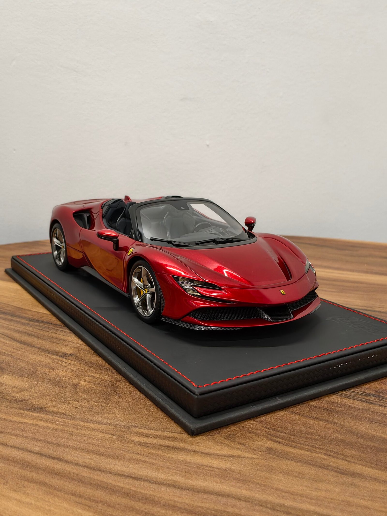 Ferrari SF90 Spider 1:18 Rosso Dino - Image 2