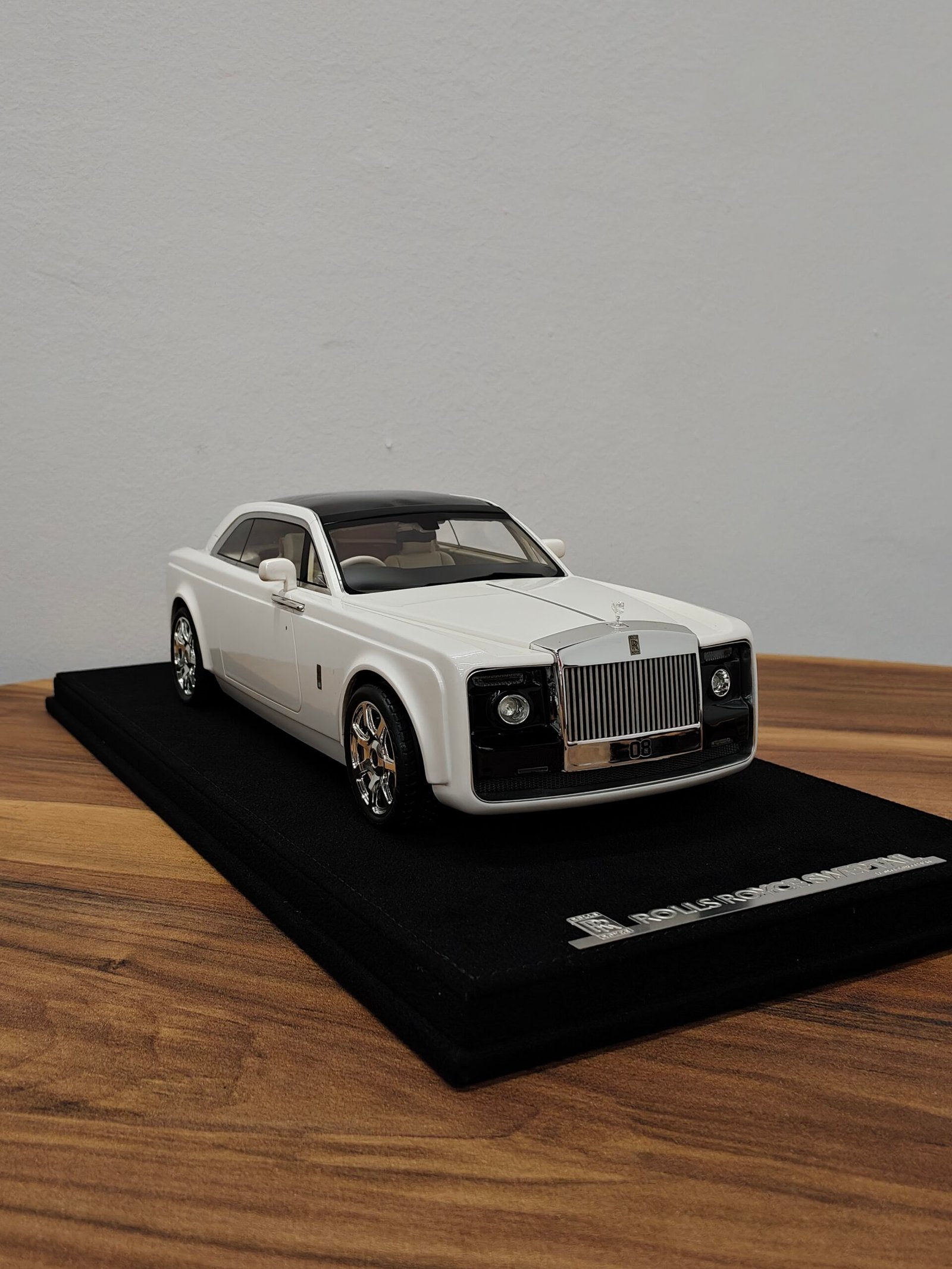 Rolls Royce Sweptail 1:18 White - Image 2