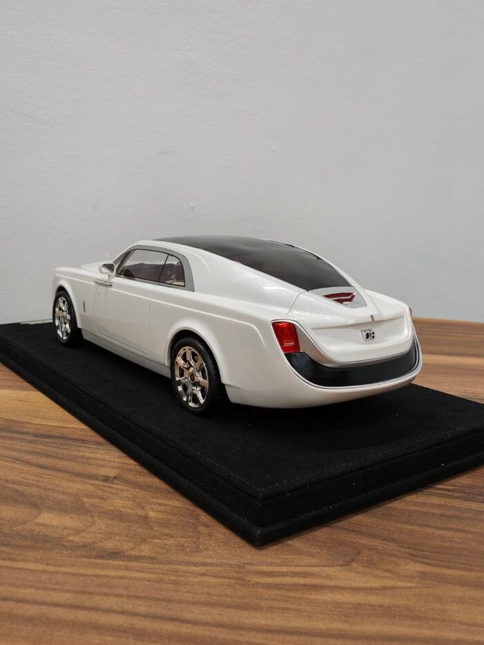 Rolls Royce Sweptail 1:18 White - Image 4
