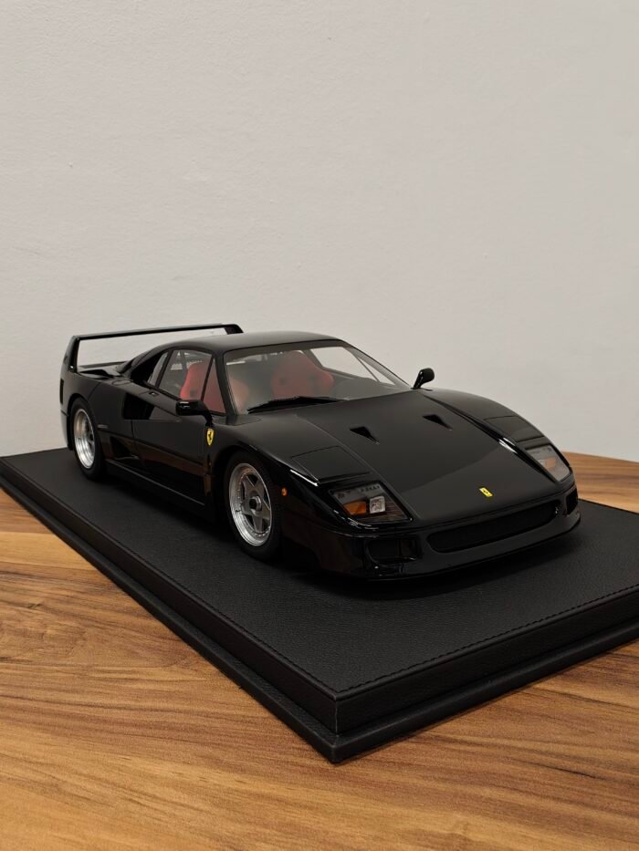 Ferrari F40 1987 Black 1:10 - Image 2