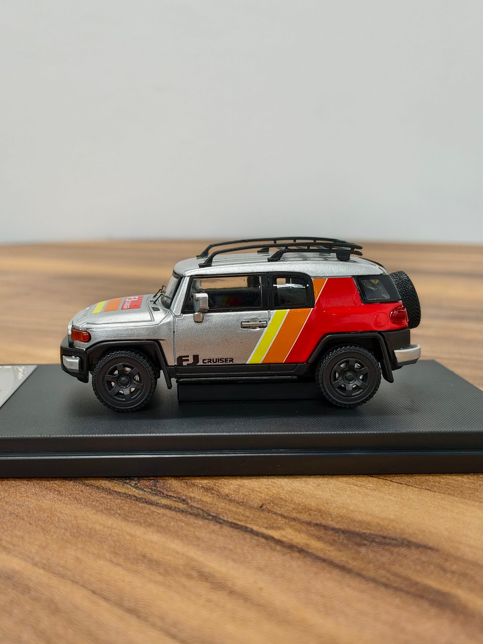 FJ Cruiser Stance Hunters 1:64 - Image 6