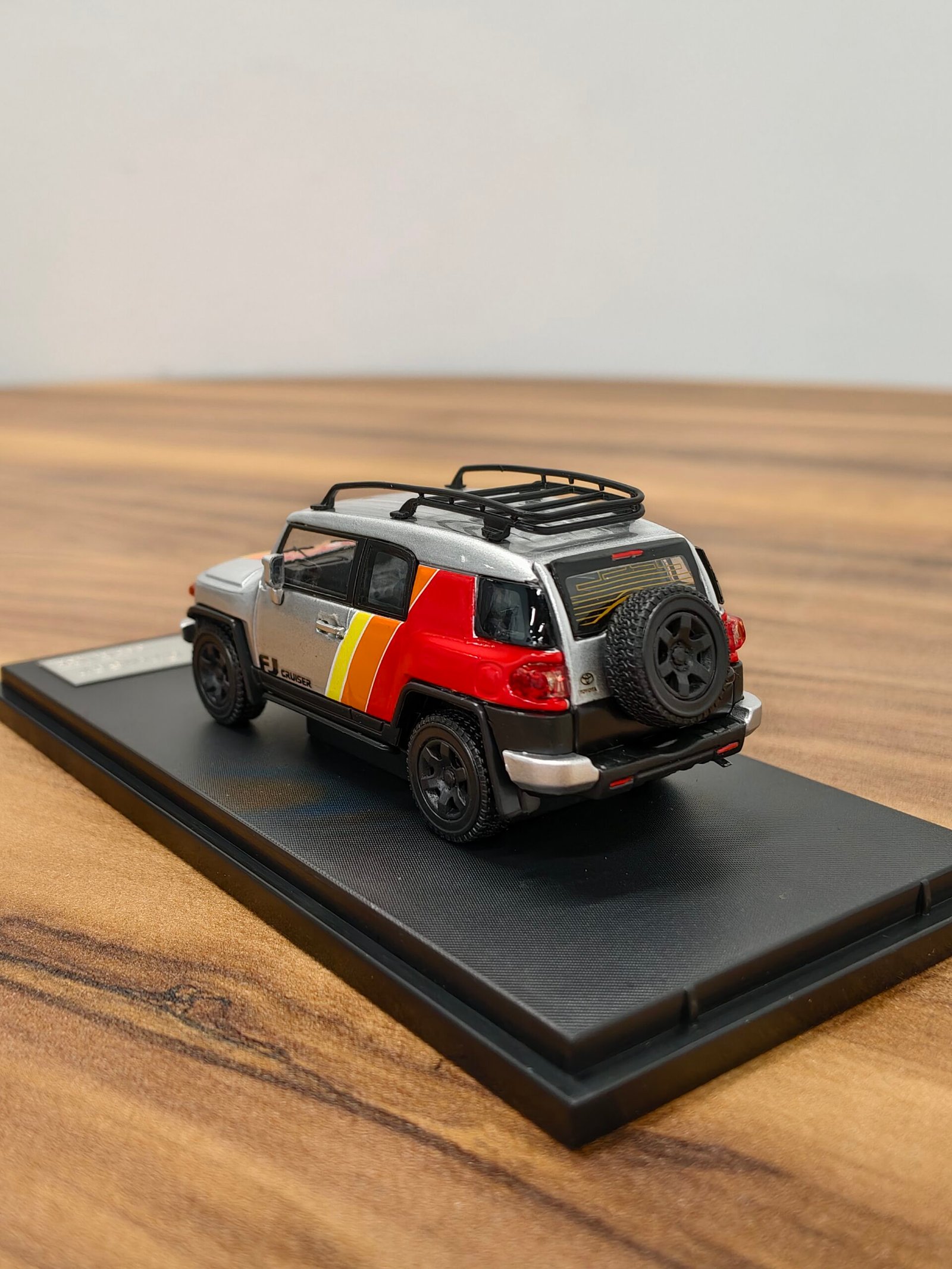 FJ Cruiser Stance Hunters 1:64 - Image 7