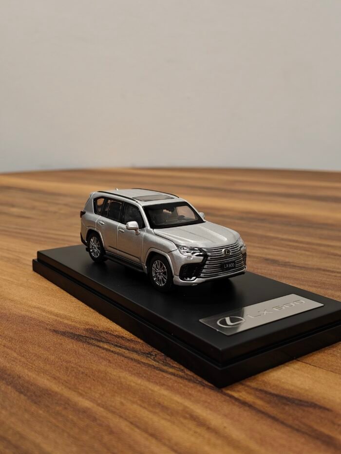 Lexus LX600 Silver 1:64 - Image 2